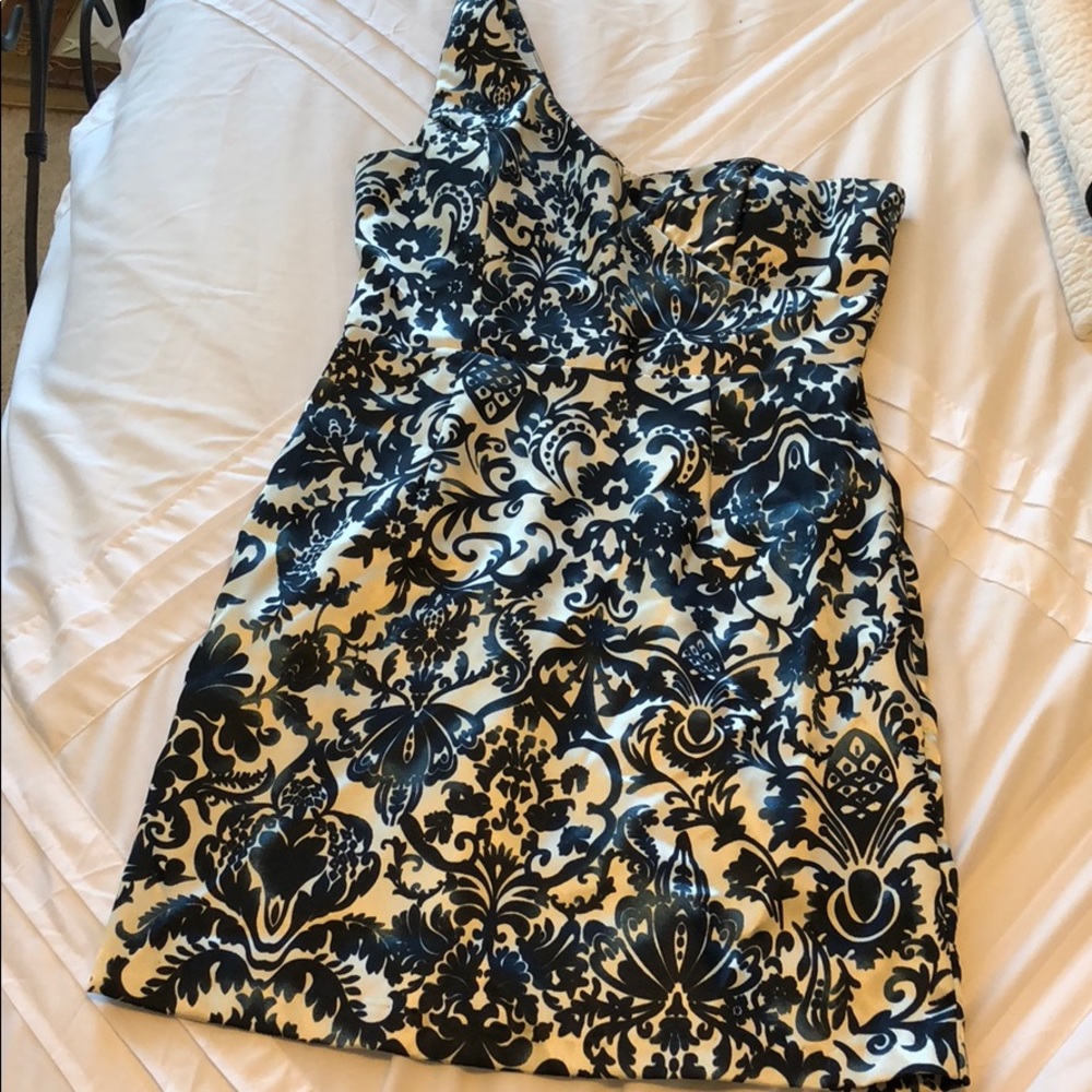 One shoulder boutique dress